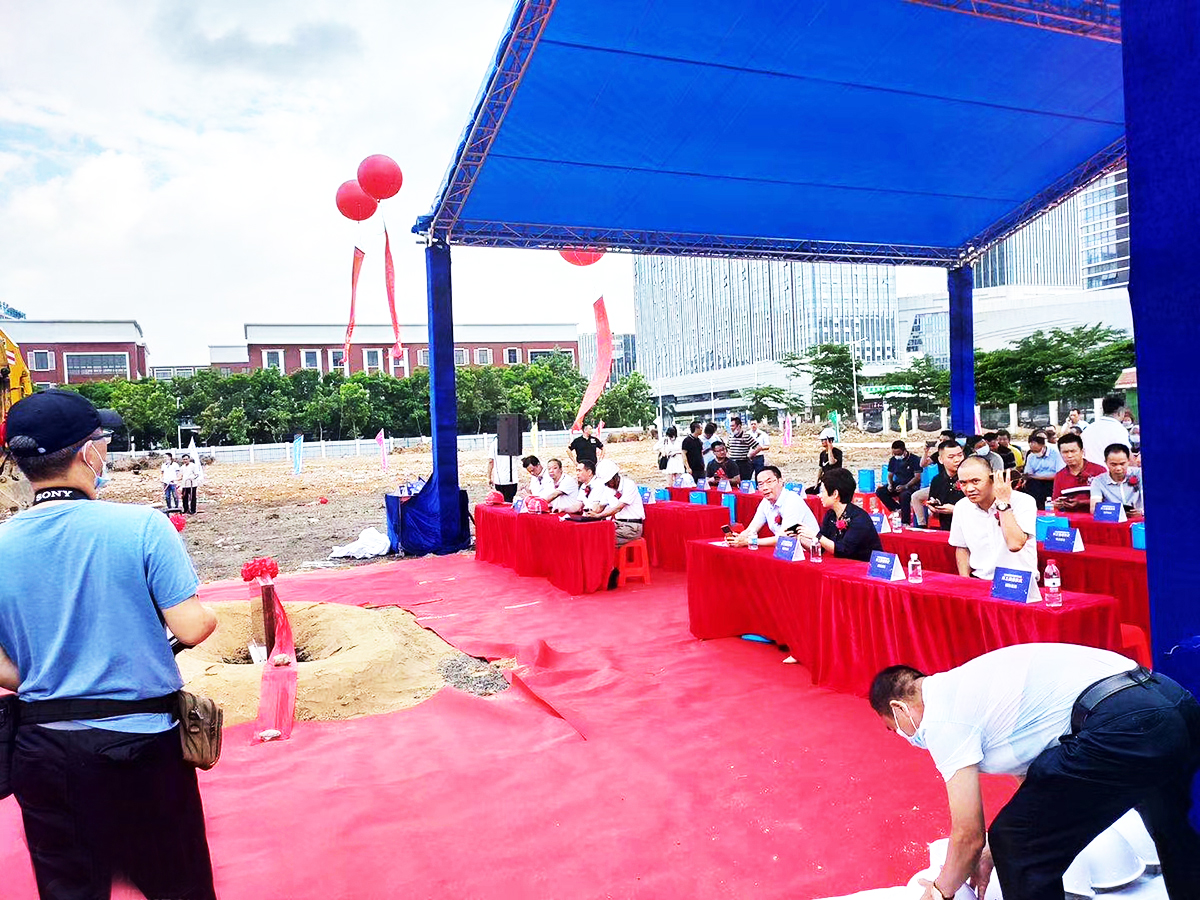 ��ɽ�_�����(d��ng)�߄���˾�ṩ�ķ�ɽ��r����W(xu��)У����xʽ�����p��3