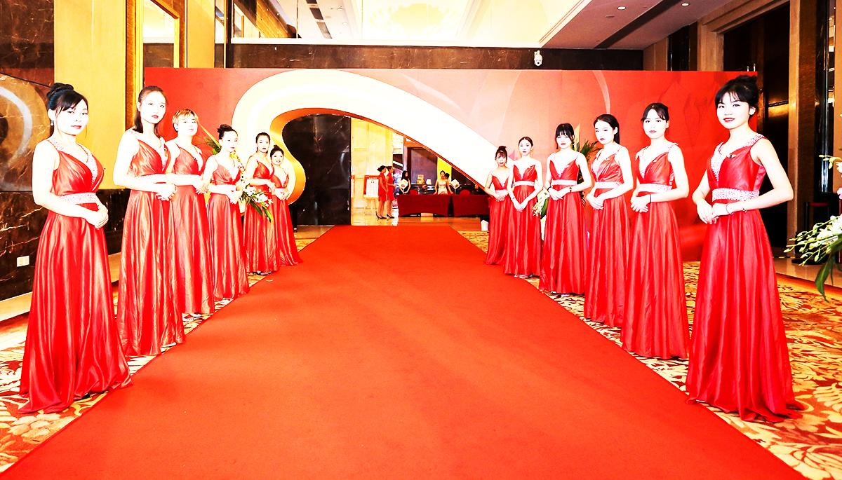 �V������c���(d��ng)�߄���˾�ṩ�ĵµ伯�F(tu��n)����cʢ�䰸���p��1